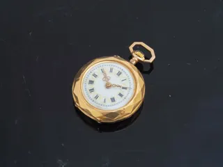 Anonymous 28mm 18k yellow gold