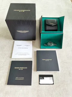 Girard-Perregaux Laureato 81010-32-3081-1CX 42mm Ceramic Green