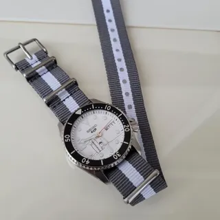 Seiko 5 Sports SRPK25K1 38mm Stainless steel White