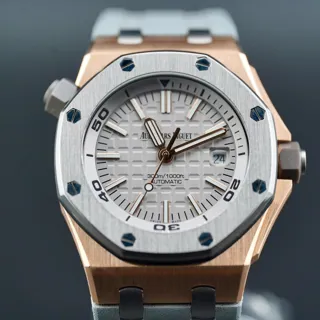 Audemars Piguet Royal Oak Offshore Diver 15711OI.OO.A006CA.01 42mm Rose gold Gray