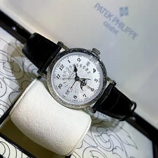 Patek Philippe Perpetual Calendar 5160/500G-001 38mm White gold Silver