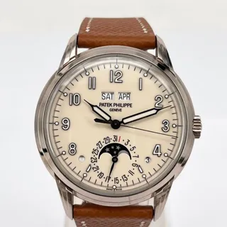 Patek Philippe Perpetual Calendar 5320G-001 40mm White gold Cream