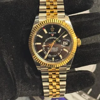 Rolex Sky-Dweller 336933 (TWO-TONE) 42mm Yellow gold and Stainless steel Black