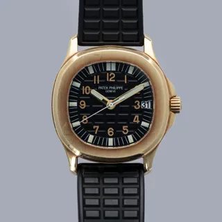 Patek Philippe Aquanaut 5066J-001 Yellow gold Black