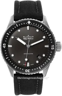 Blancpain Fifty Fathoms 5000-1110-B52A Stainless steel Gray