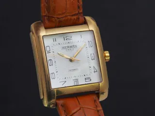 Hermès 1231 v1 31mm 18k yellow gold White