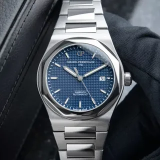 Girard-Perregaux Laureato 81000-11-431-11A 41mm Stainless steel Blue