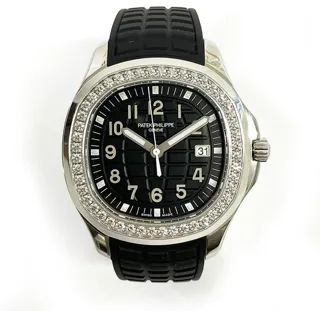 Patek Philippe Aquanaut 5267/200A-001 39mm Stainless steel Black