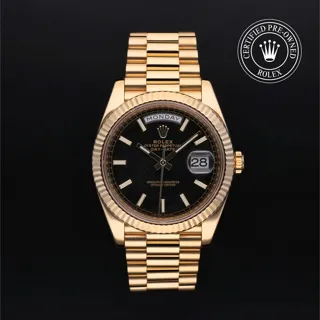 Rolex Day-Date 40 228238 18k yellow gold Black