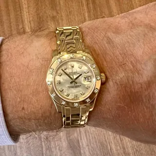 Rolex Pearlmaster 80318 29mm Yellow gold White