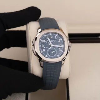 Patek Philippe Aquanaut 5164G-001 40.8mm White gold Blue