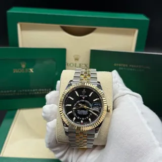 Rolex Sky-Dweller 336933 42mm Yellow gold and Stainless steel Black