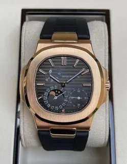 Patek Philippe Nautilus 5712R-001 Rose gold Brown