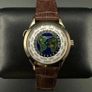 Patek Philippe World Time 5231J-001 38.5mm Yellow gold White