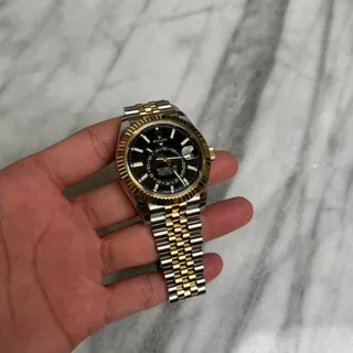 Rolex Sky-Dweller 336933 42mm Yellow gold and Stainless steel Black