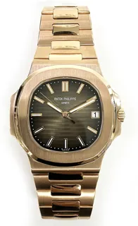 Patek Philippe Nautilus 5711/1R-001 40mm Rose gold Brown